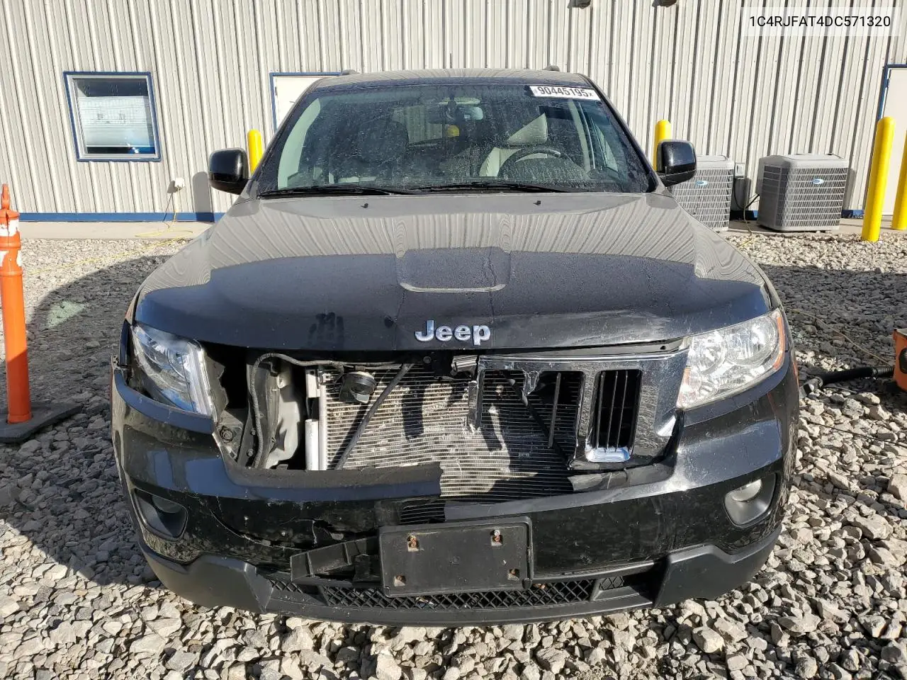 1C4RJFAT4DC571320 2013 Jeep Grand Cherokee Laredo