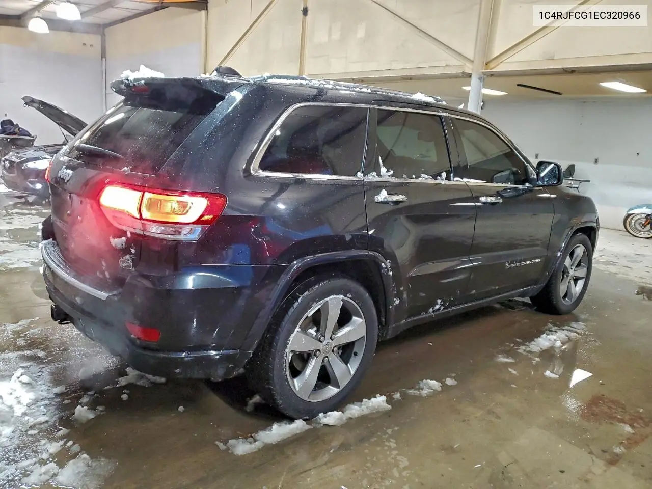 1C4RJFCG1EC320966 2014 Jeep Grand Cherokee Overland