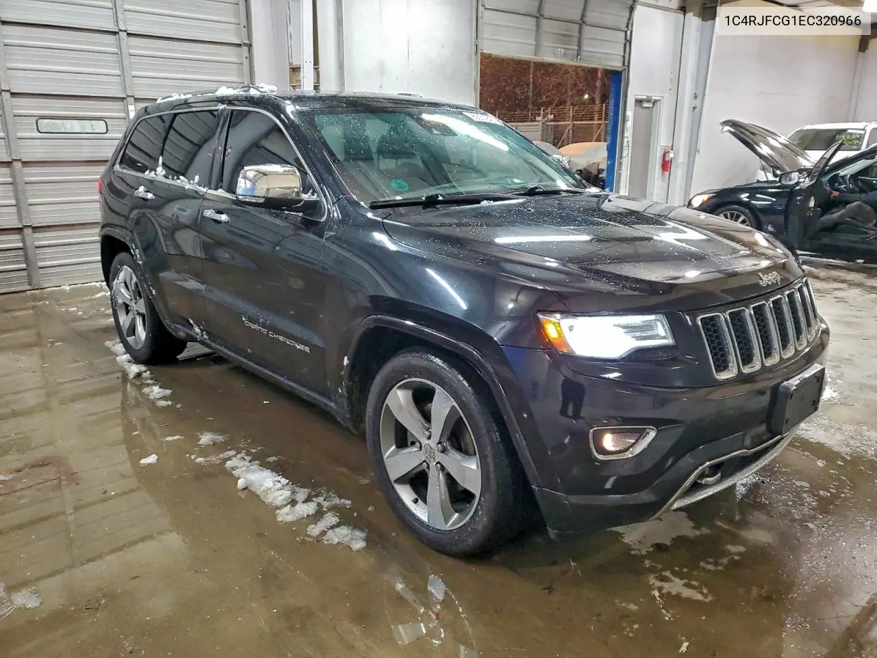 1C4RJFCG1EC320966 2014 Jeep Grand Cherokee Overland