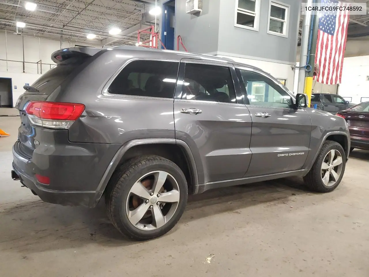1C4RJFCG9FC748592 2015 Jeep Grand Cherokee Overland