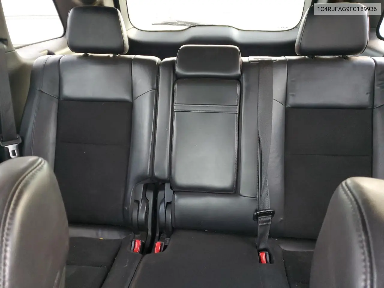 1C4RJFAG9FC189936 2015 Jeep Grand Cherokee Laredo