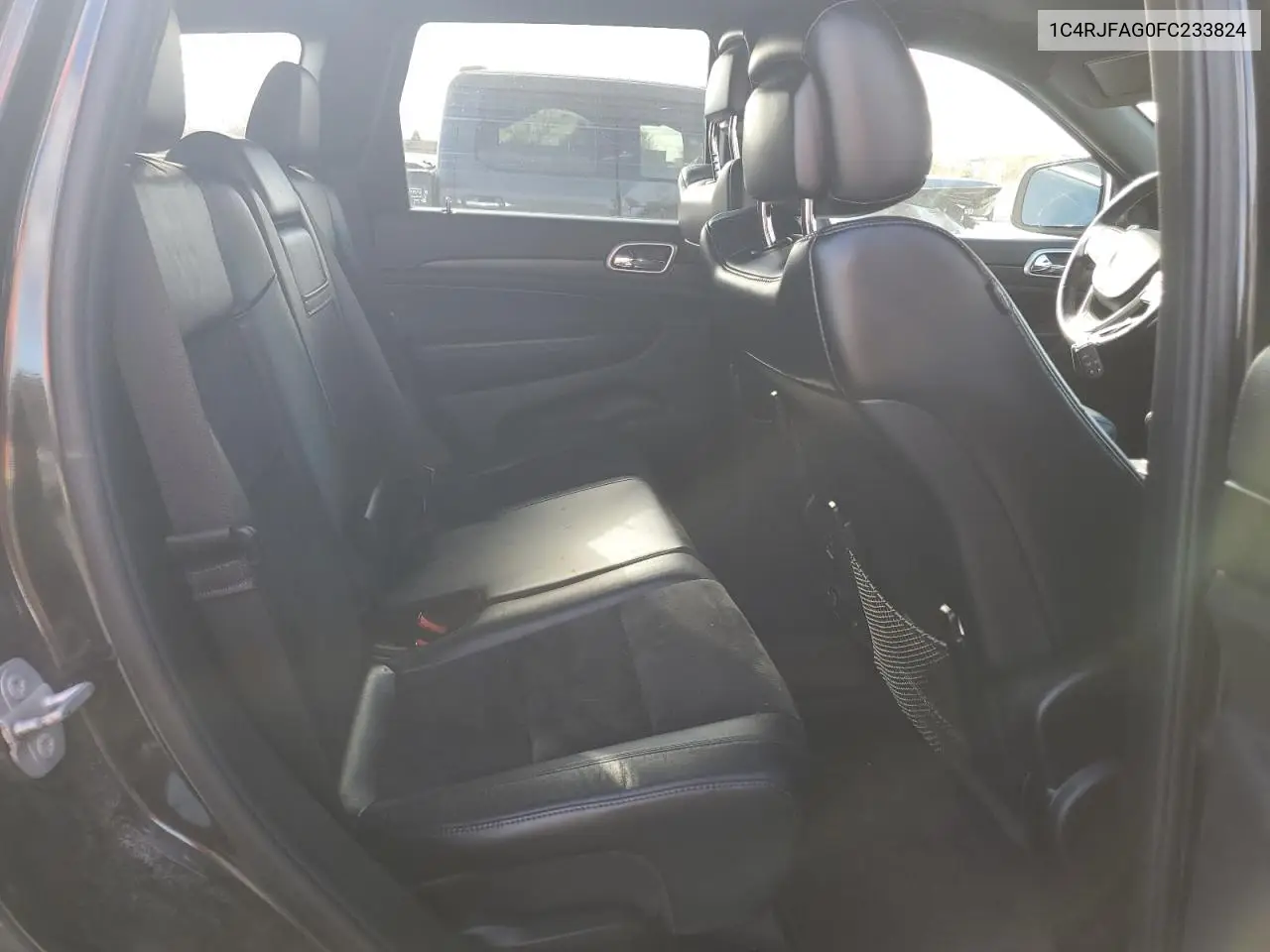 1C4RJFAG0FC233824 2015 Jeep Grand Cherokee Laredo