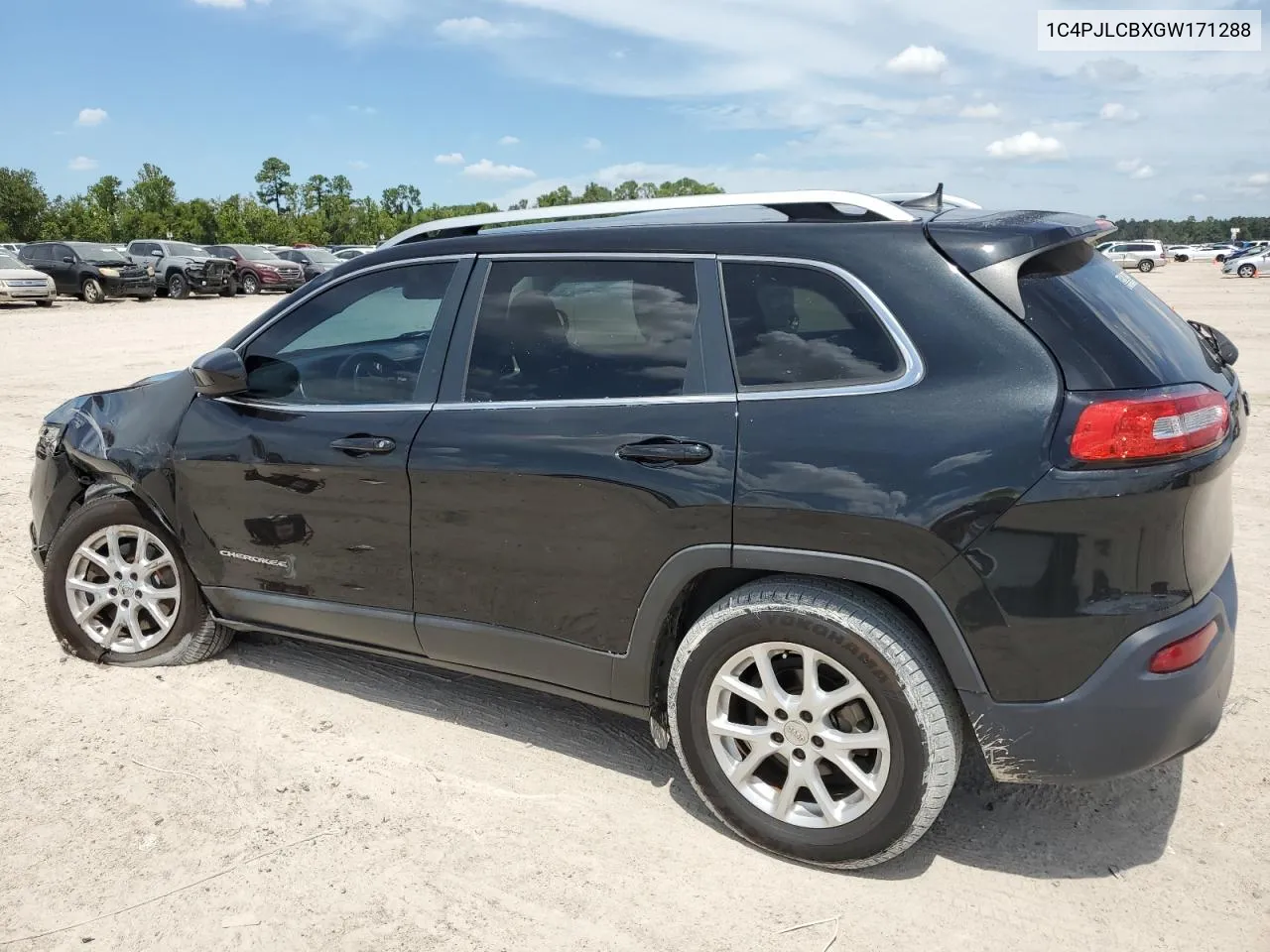 2016 Jeep Cherokee Latitude VIN: 1C4PJLCBXGW171288 Lot: 69511604