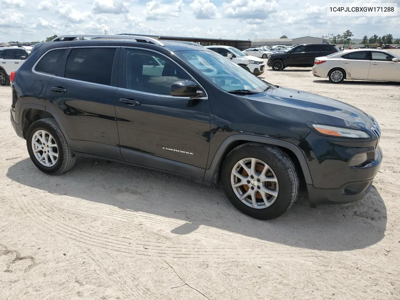 2016 Jeep Cherokee Latitude VIN: 1C4PJLCBXGW171288 Lot: 69511604