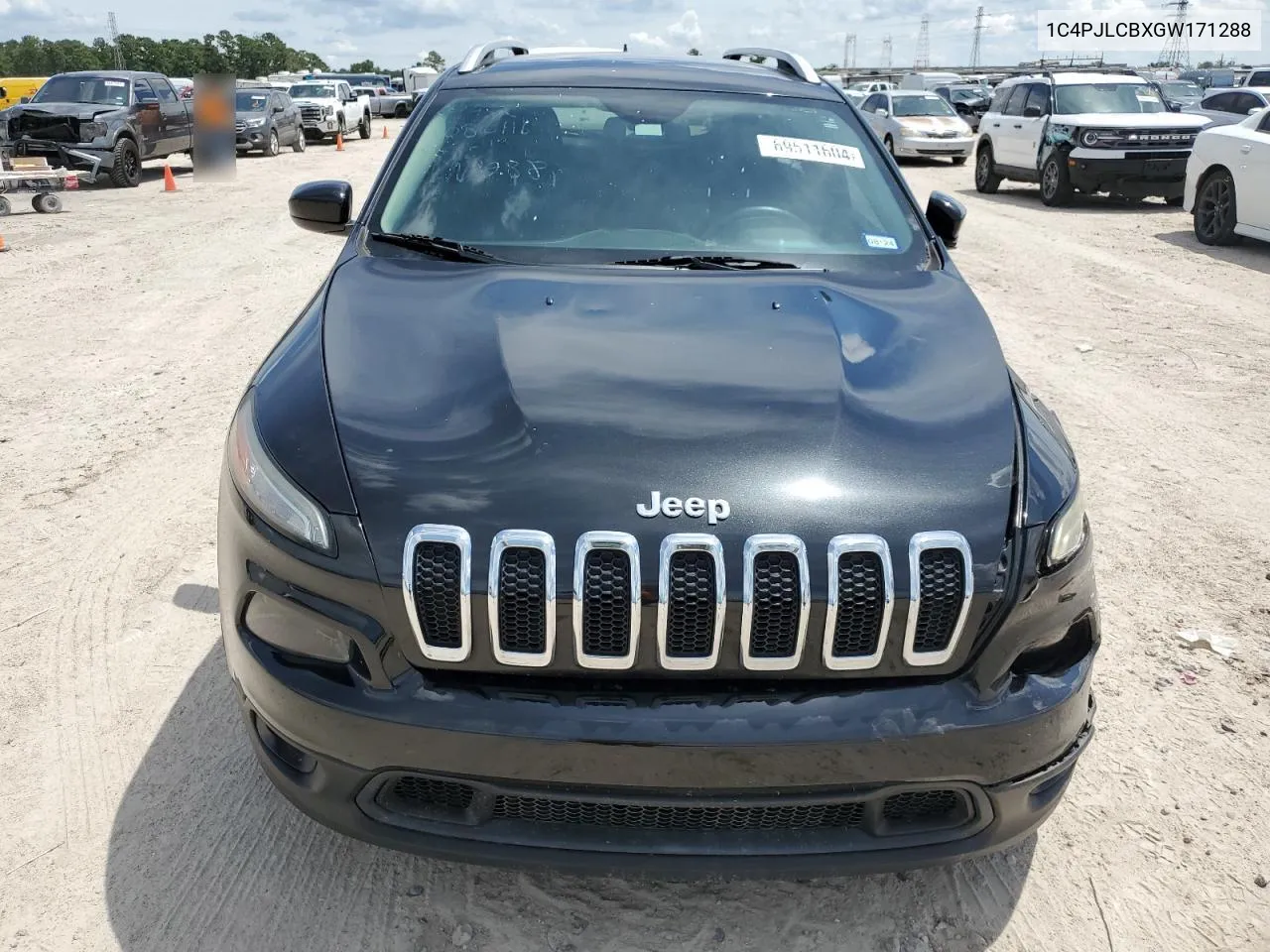 1C4PJLCBXGW171288 2016 Jeep Cherokee Latitude