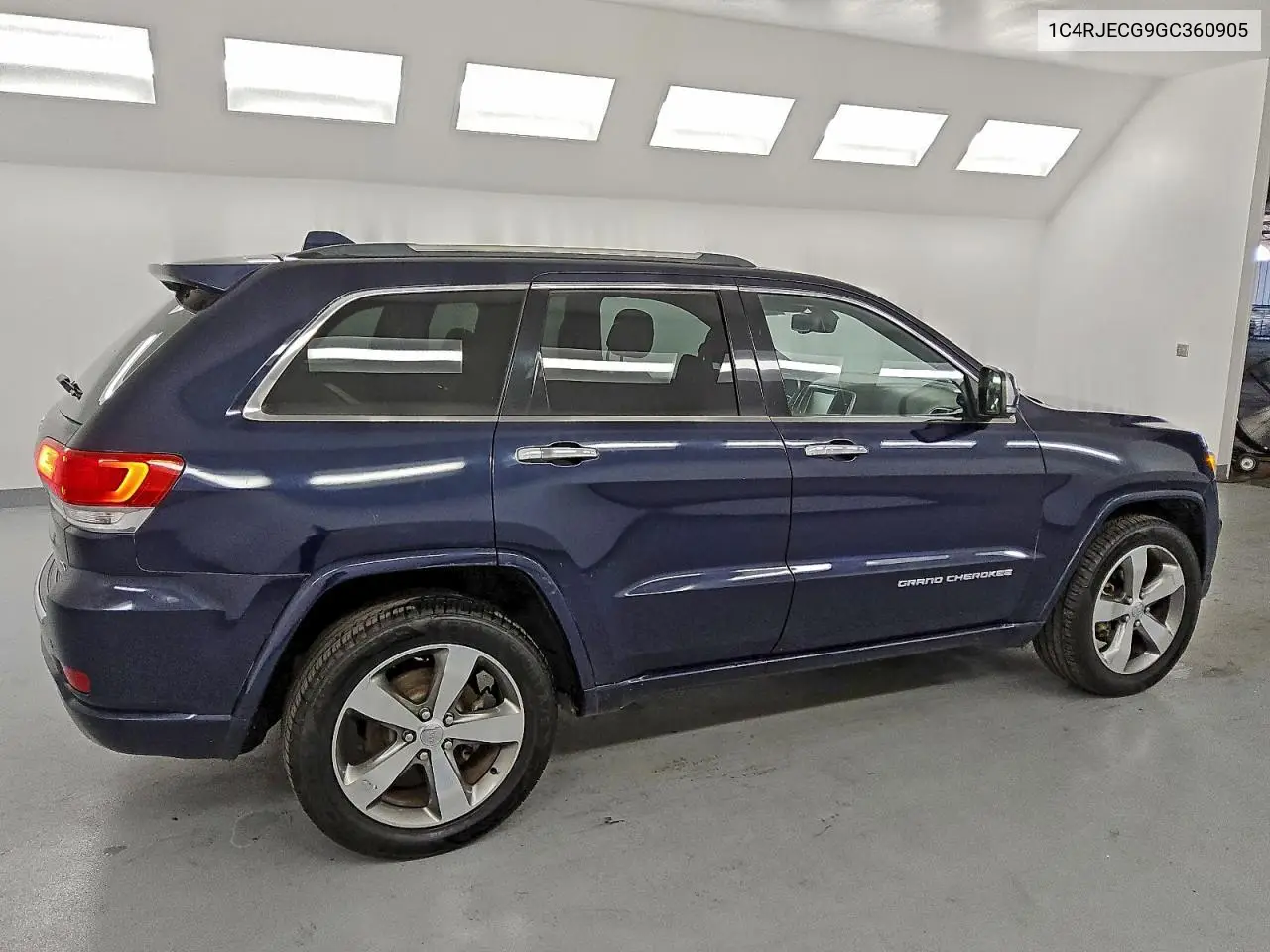 1C4RJECG9GC360905 2016 Jeep Grand Cherokee Overland