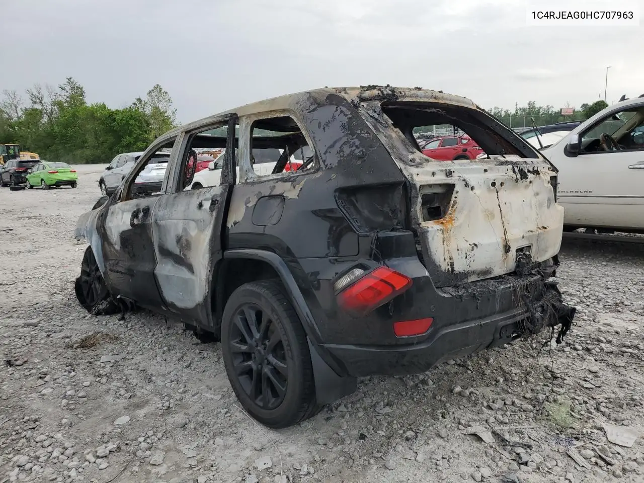 1C4RJEAG0HC707963 2017 Jeep Grand Cherokee Laredo