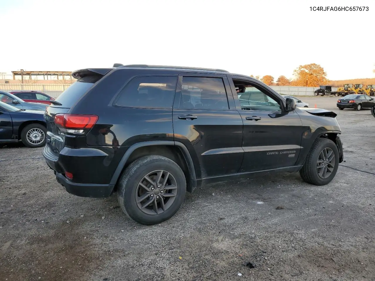 1C4RJFAG6HC657673 2017 Jeep Grand Cherokee Laredo