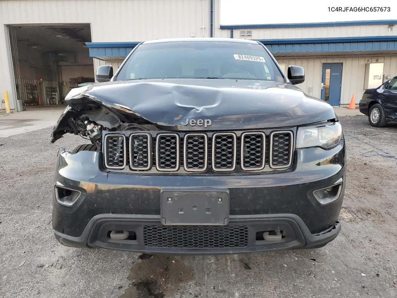 1C4RJFAG6HC657673 2017 Jeep Grand Cherokee Laredo