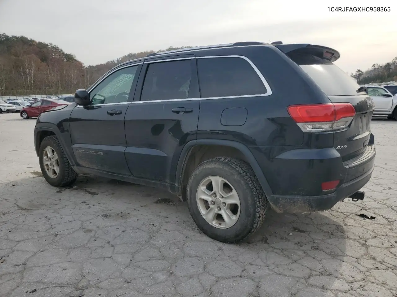 1C4RJFAGXHC958365 2017 Jeep Grand Cherokee Laredo