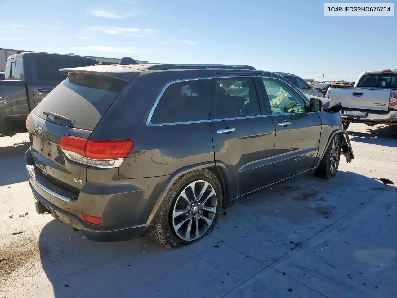 1C4RJFCG2HC676704 2017 Jeep Grand Cherokee Overland