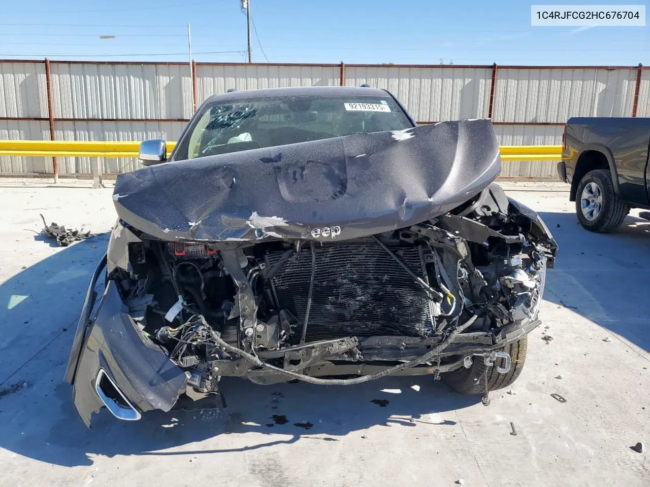 1C4RJFCG2HC676704 2017 Jeep Grand Cherokee Overland