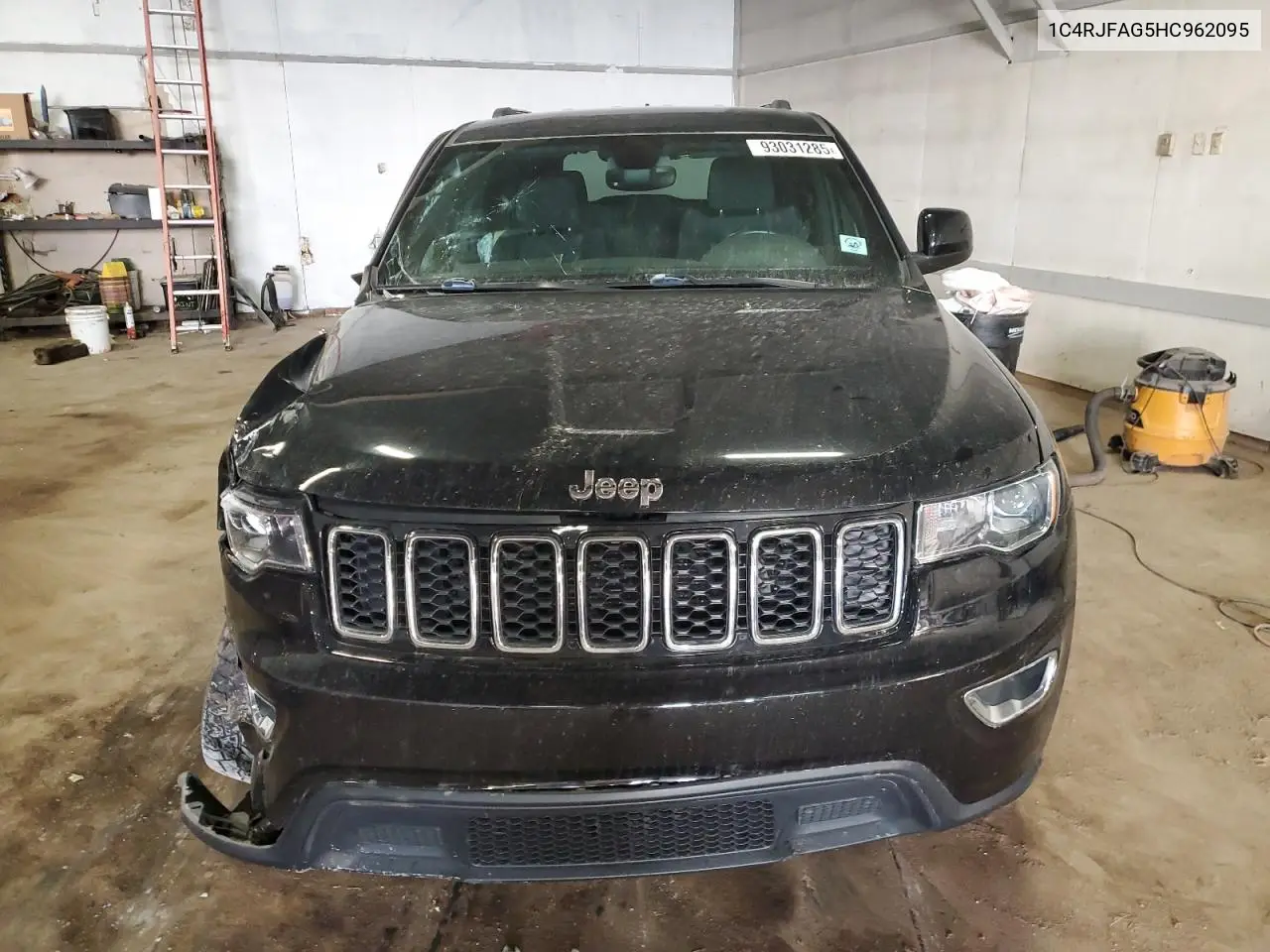 1C4RJFAG5HC962095 2017 Jeep Grand Cherokee Laredo