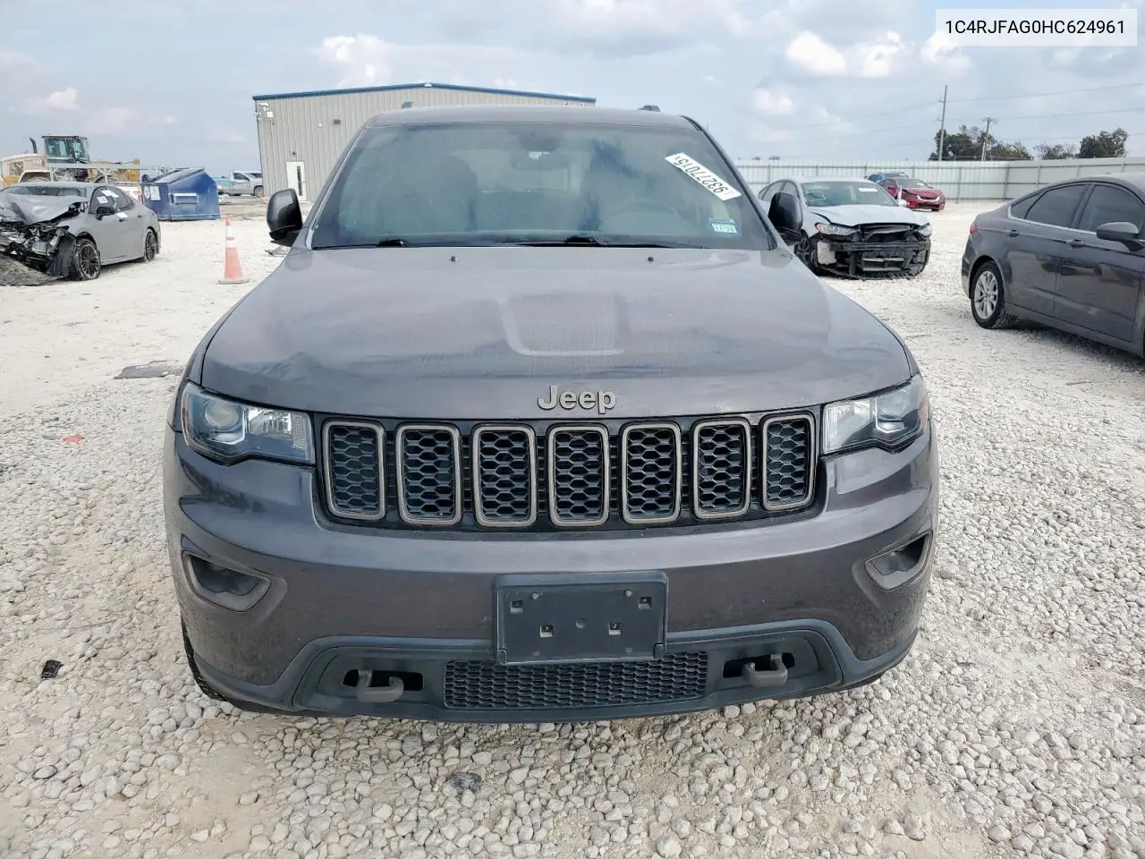 1C4RJFAG0HC624961 2017 Jeep Grand Cherokee Laredo