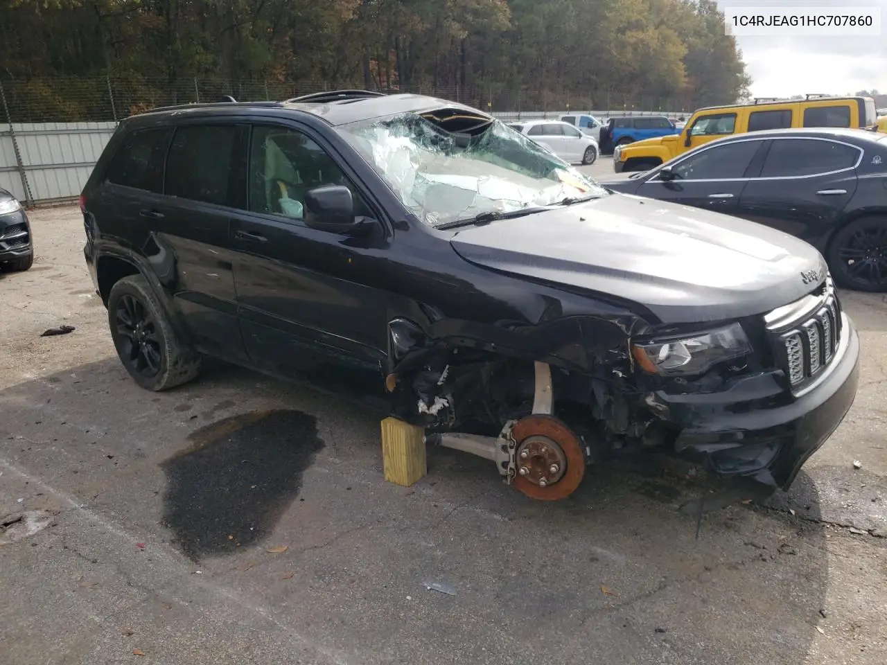 1C4RJEAG1HC707860 2017 Jeep Grand Cherokee Laredo