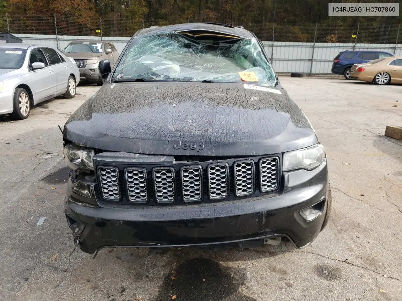 1C4RJEAG1HC707860 2017 Jeep Grand Cherokee Laredo