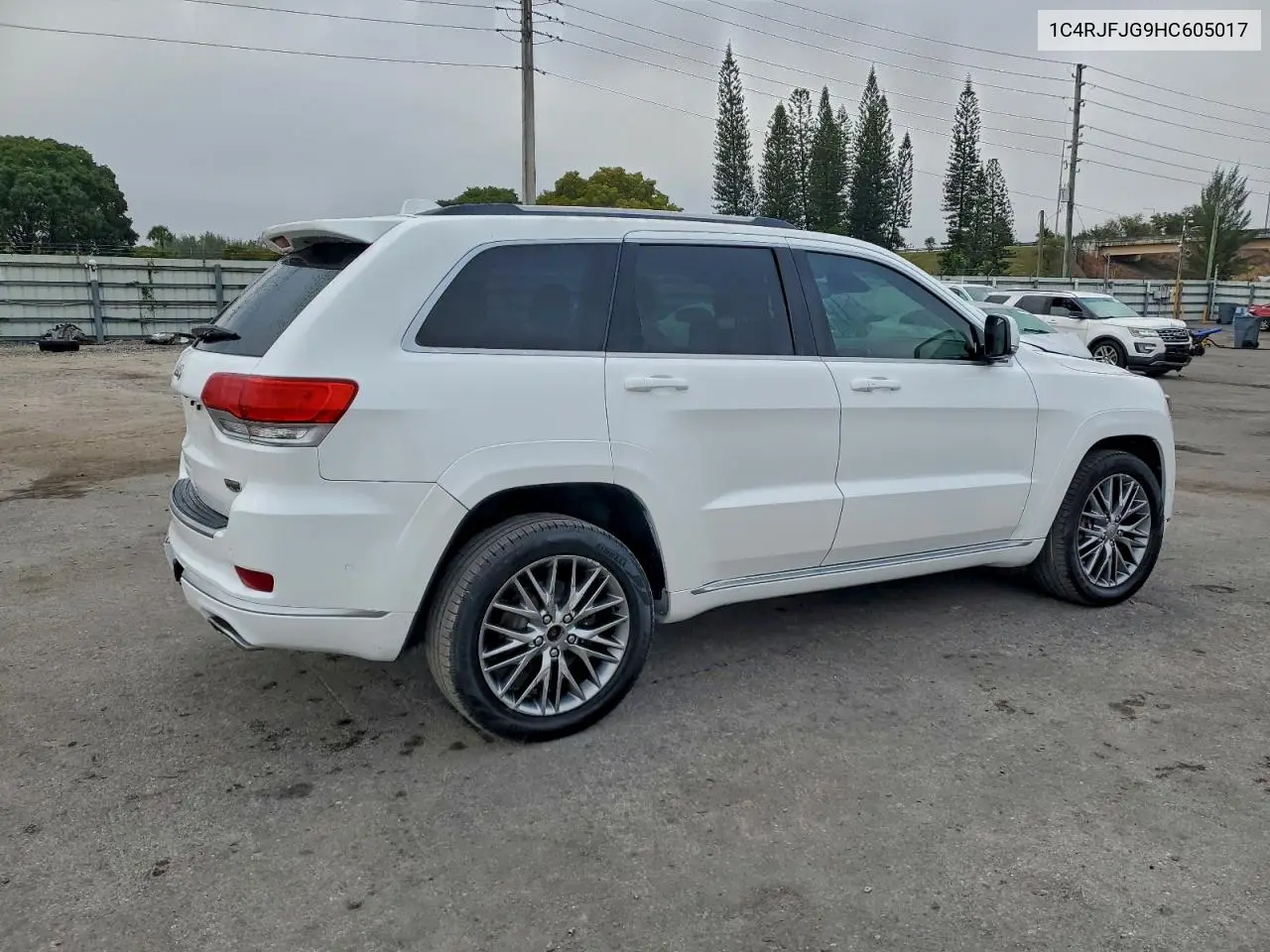 1C4RJFJG9HC605017 2017 Jeep Grand Cherokee Summit