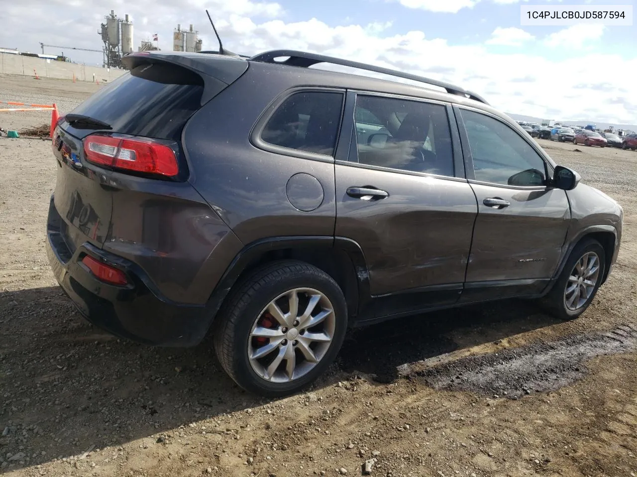 1C4PJLCB0JD587594 2018 Jeep Cherokee Latitude