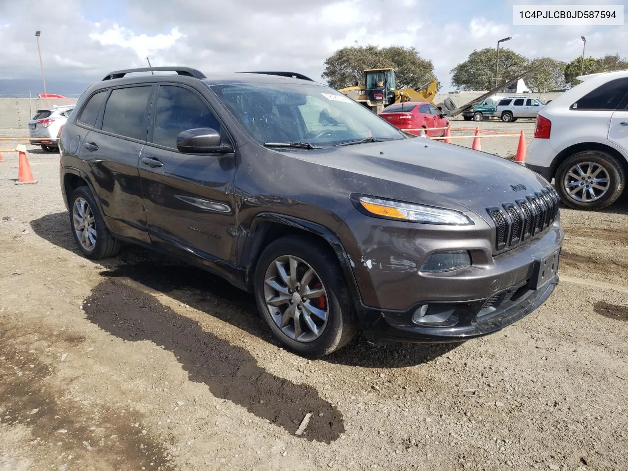 2018 Jeep Cherokee Latitude VIN: 1C4PJLCB0JD587594 Lot: 46680644