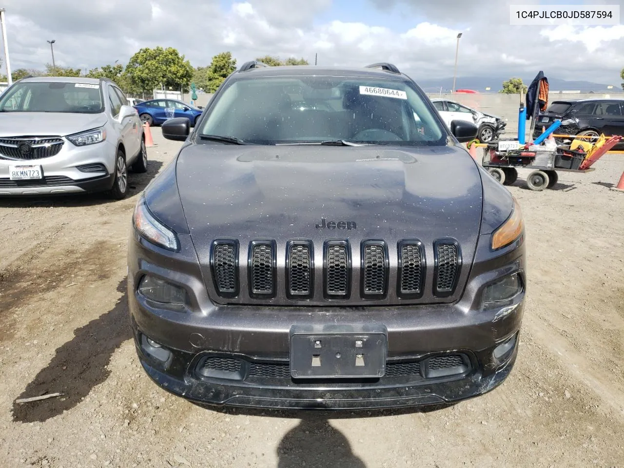 2018 Jeep Cherokee Latitude VIN: 1C4PJLCB0JD587594 Lot: 46680644