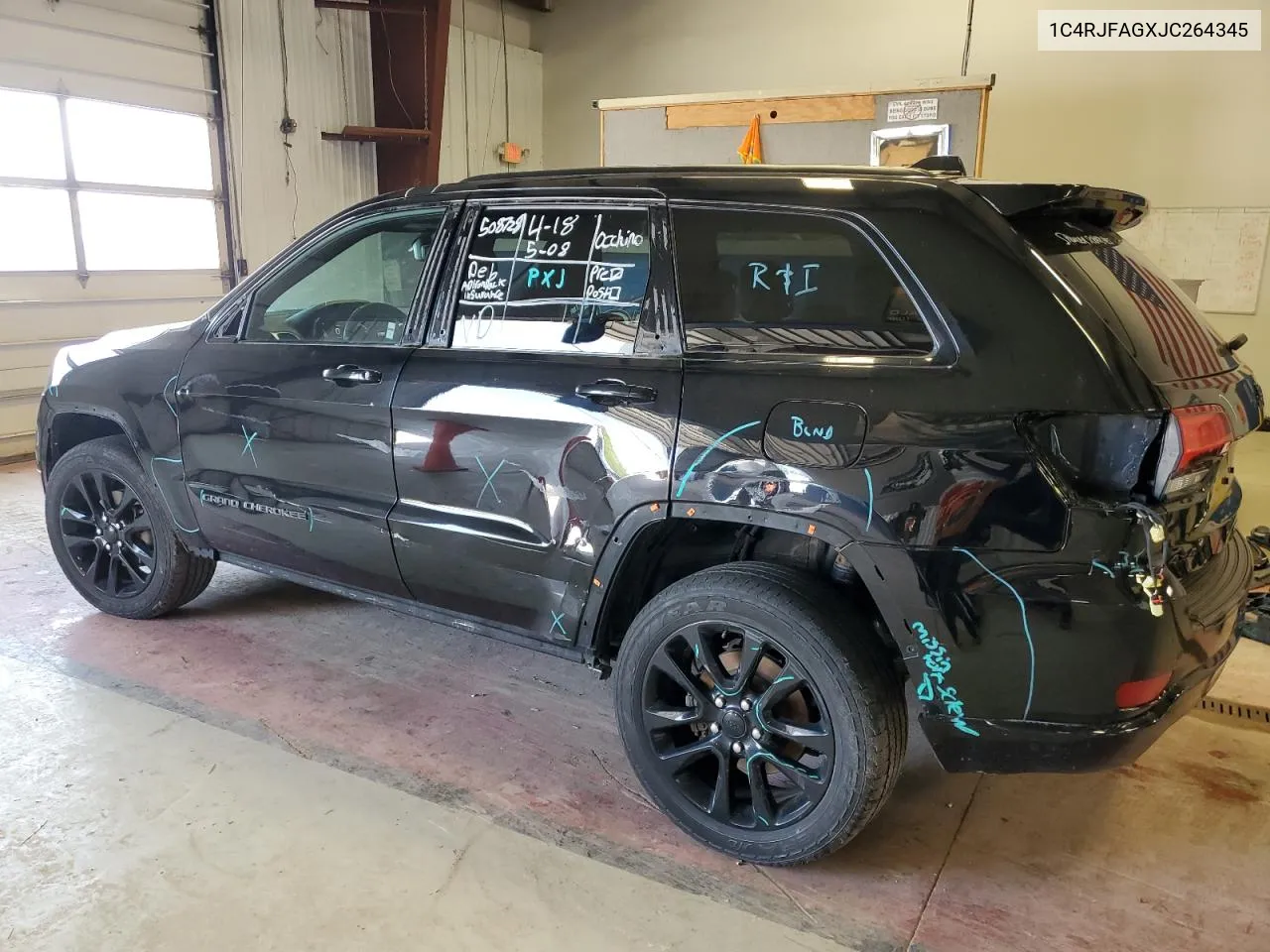 1C4RJFAGXJC264345 2018 Jeep Grand Cherokee Laredo