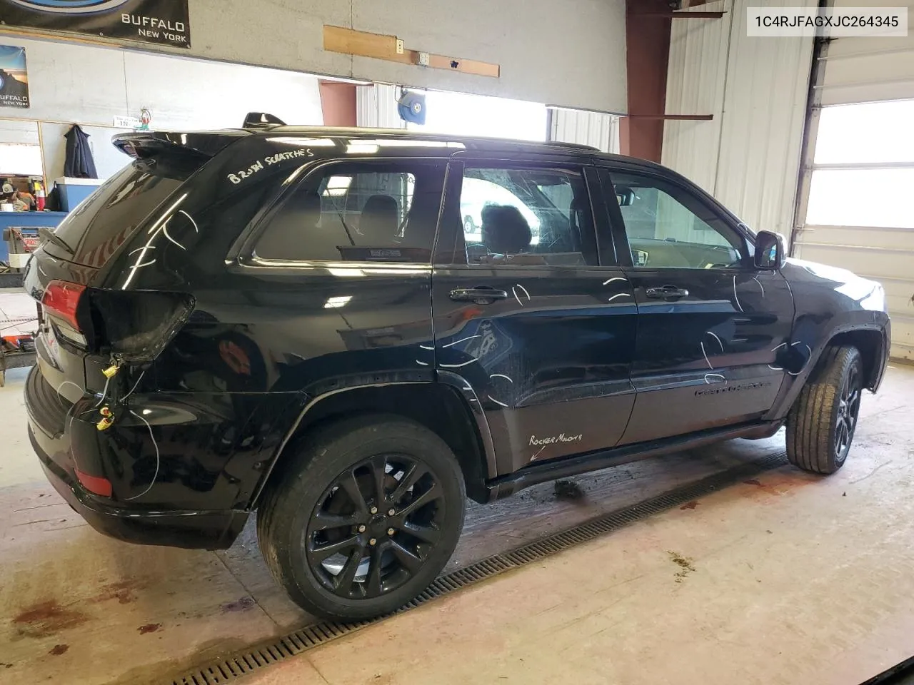 1C4RJFAGXJC264345 2018 Jeep Grand Cherokee Laredo