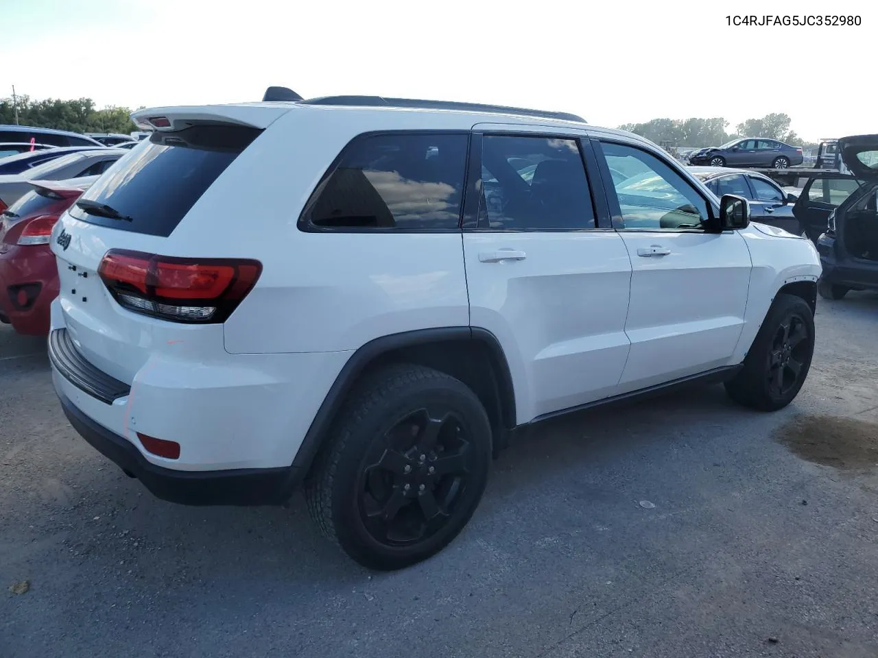 2018 Jeep Grand Cherokee Laredo VIN: 1C4RJFAG5JC352980 Lot: 72330764