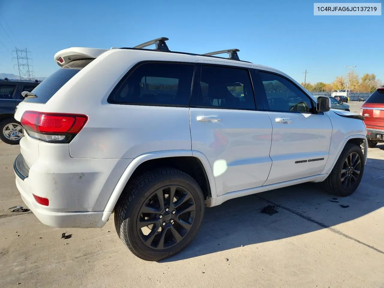 1C4RJFAG6JC137219 2018 Jeep Grand Cherokee Laredo