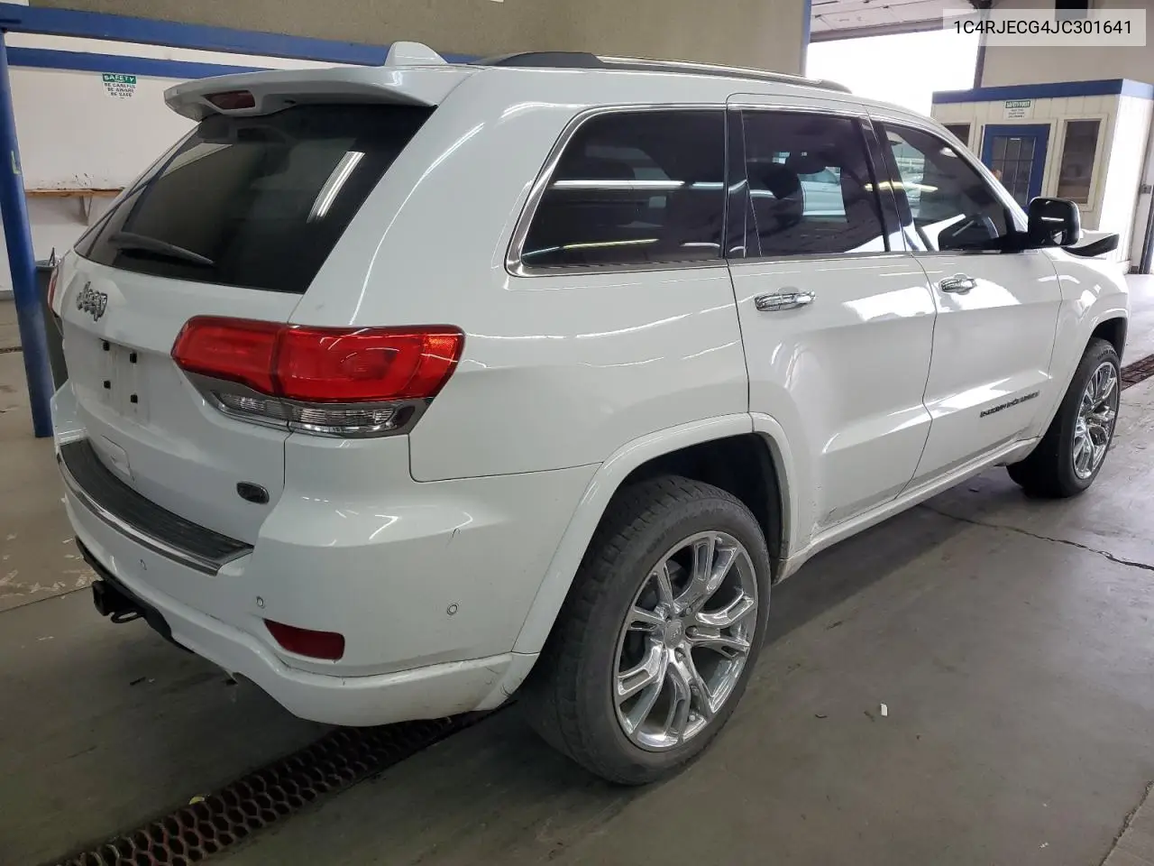 1C4RJECG4JC301641 2018 Jeep Grand Cherokee Overland
