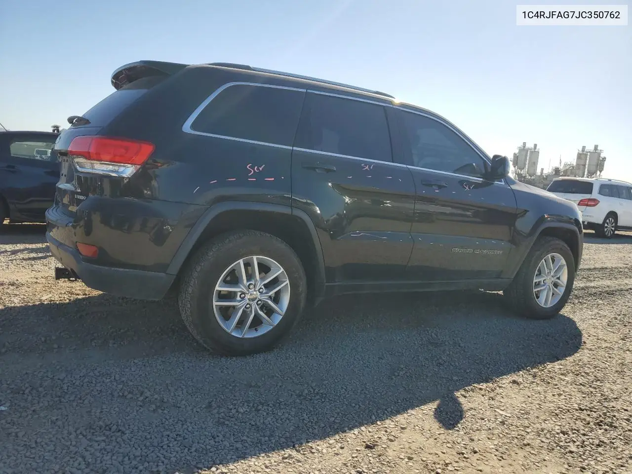 1C4RJFAG7JC350762 2018 Jeep Grand Cherokee Laredo