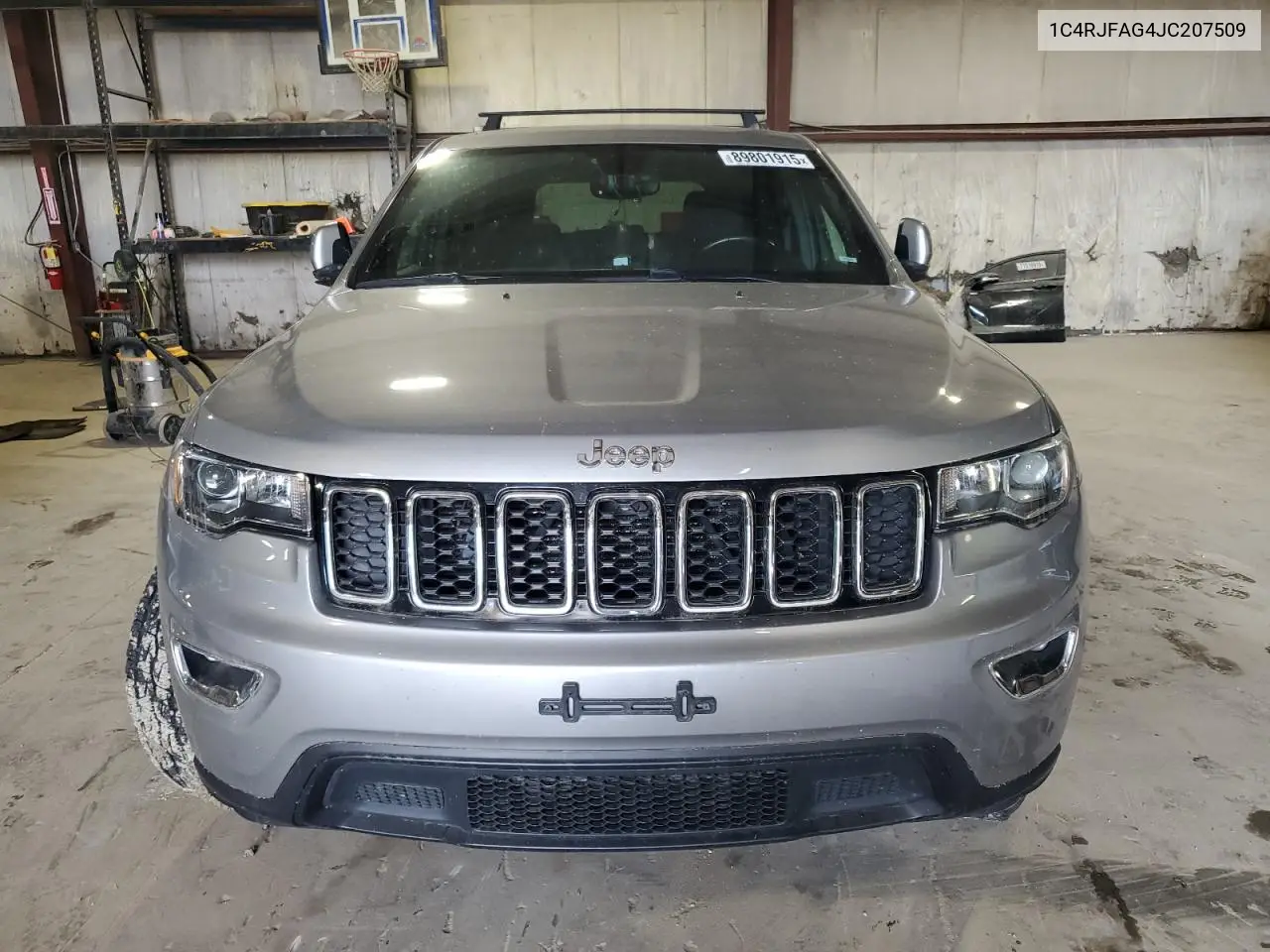 1C4RJFAG4JC207509 2018 Jeep Grand Cherokee Laredo