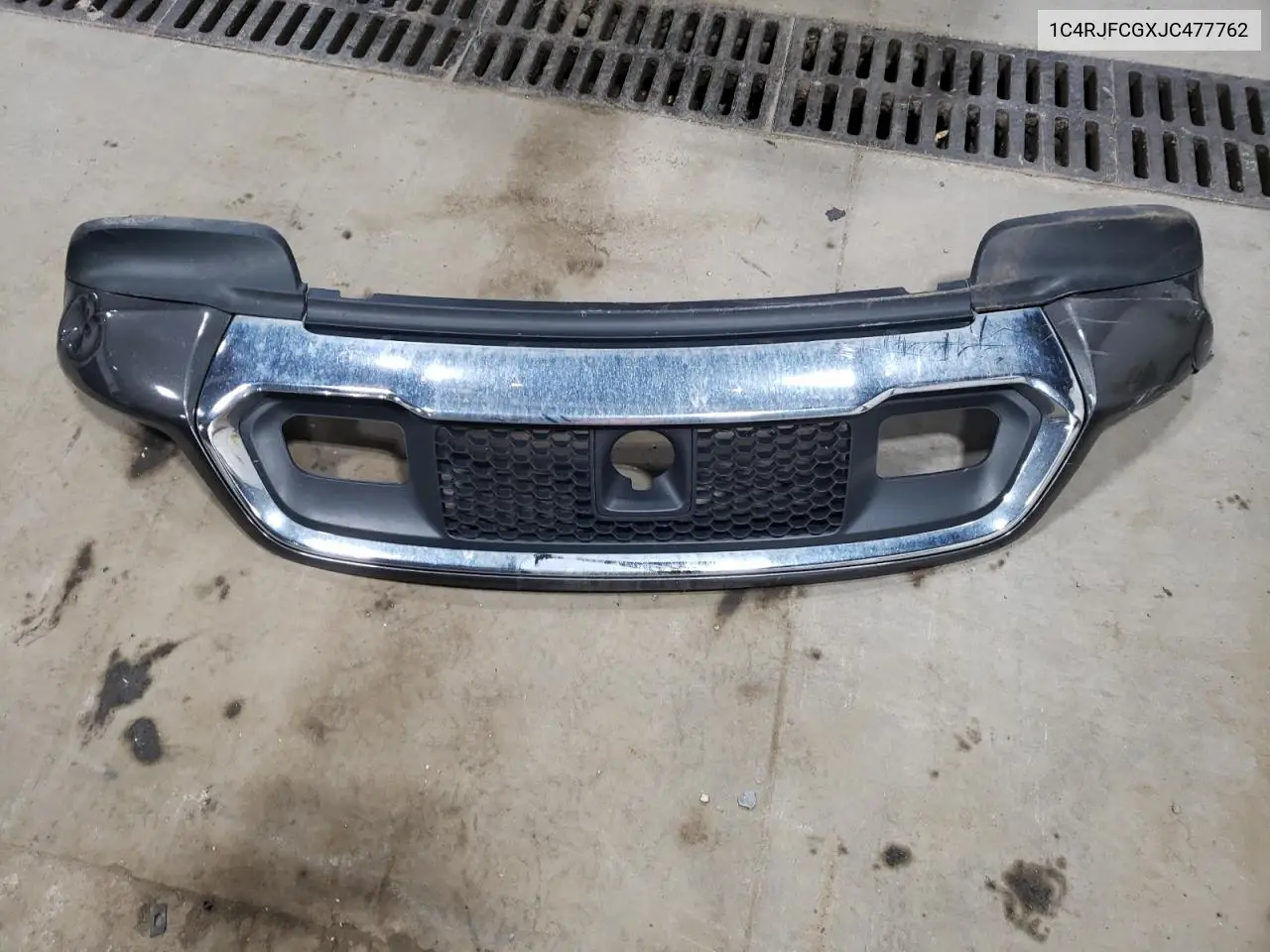 1C4RJFCGXJC477762 2018 Jeep Grand Cherokee Overland