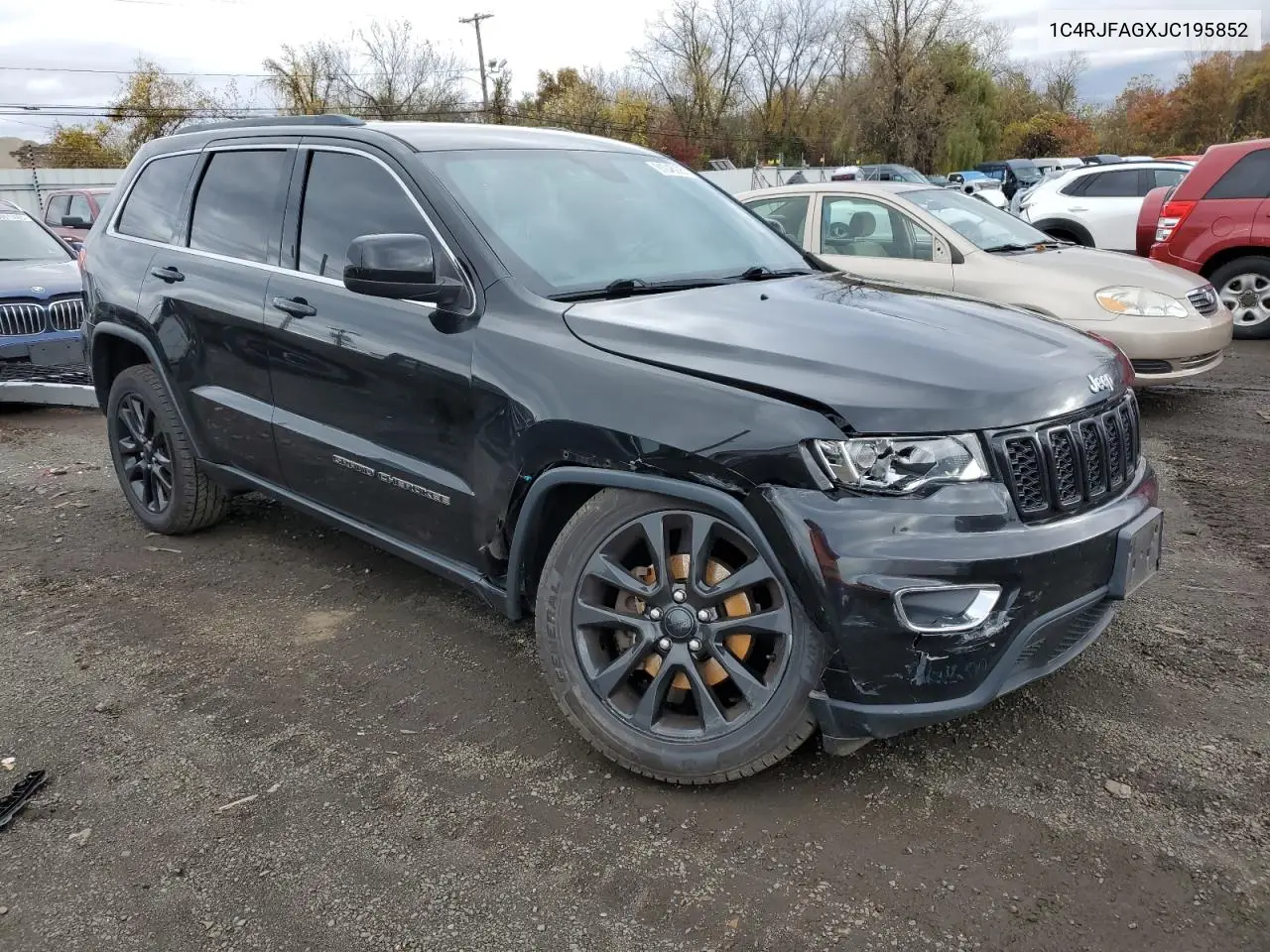 1C4RJFAGXJC195852 2018 Jeep Grand Cherokee Laredo