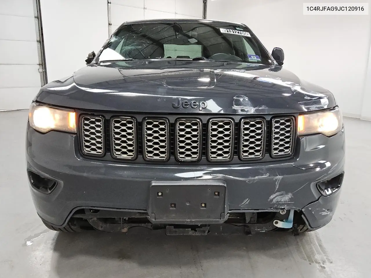 1C4RJFAG9JC120916 2018 Jeep Grand Cherokee Laredo