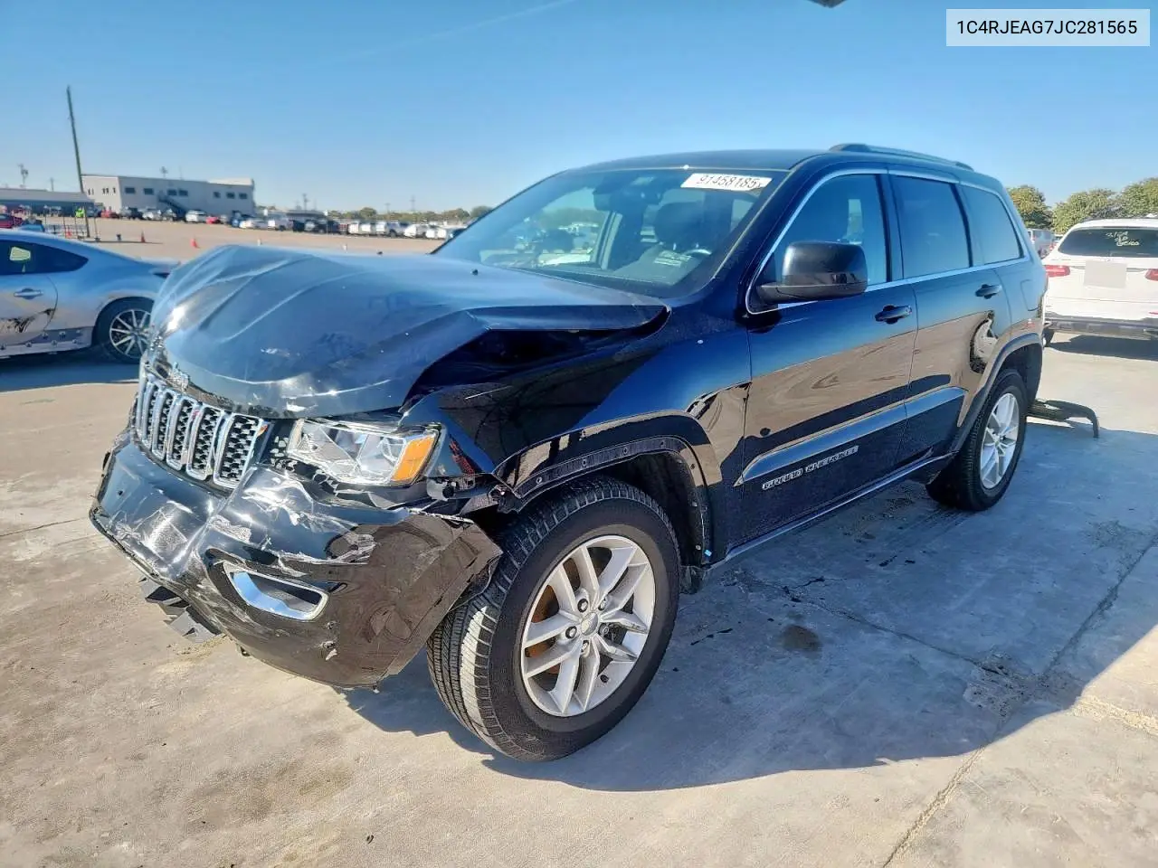 1C4RJEAG7JC281565 2018 Jeep Grand Cherokee Laredo