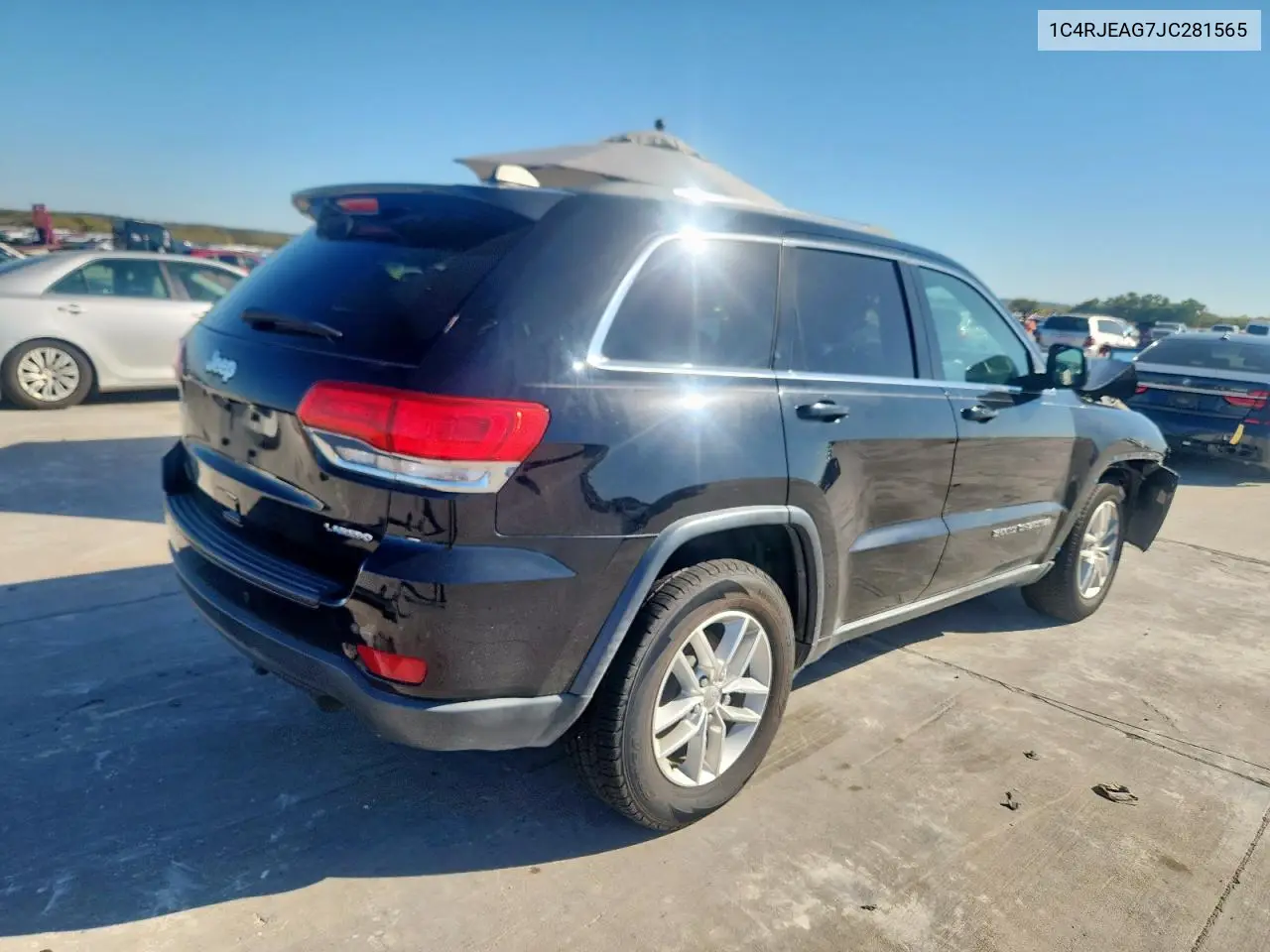 1C4RJEAG7JC281565 2018 Jeep Grand Cherokee Laredo