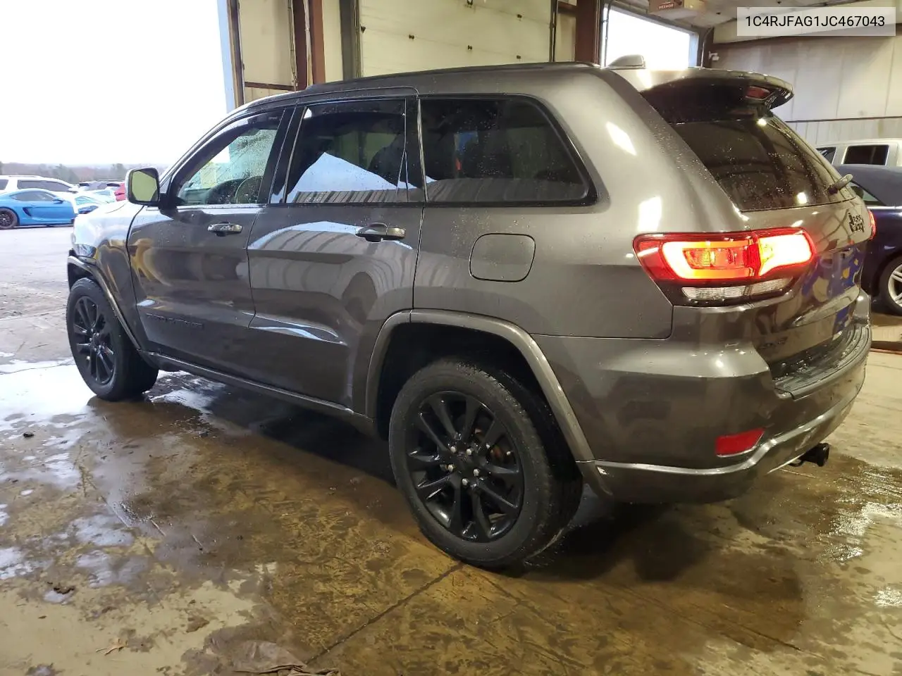 1C4RJFAG1JC467043 2018 Jeep Grand Cherokee Laredo
