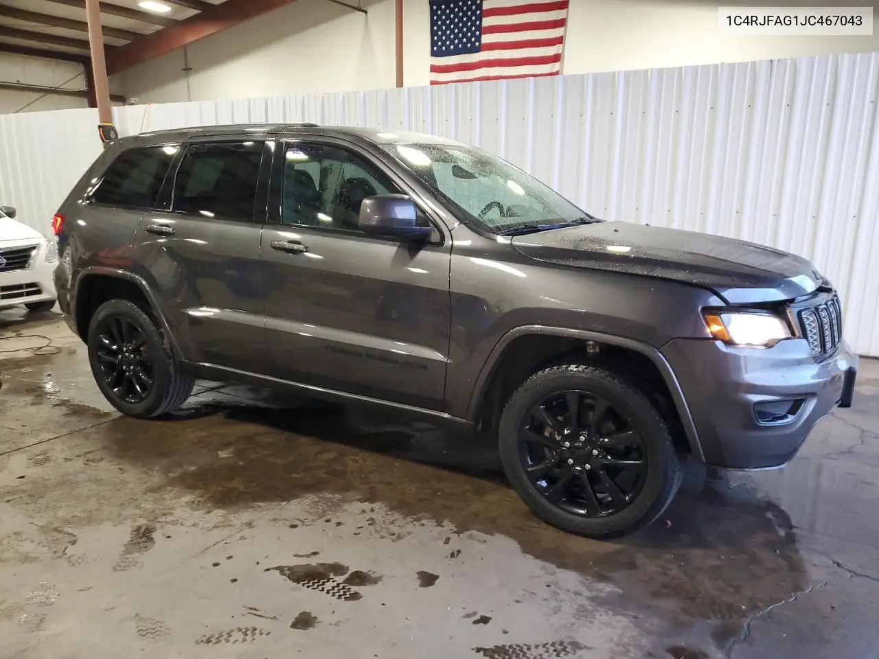 1C4RJFAG1JC467043 2018 Jeep Grand Cherokee Laredo