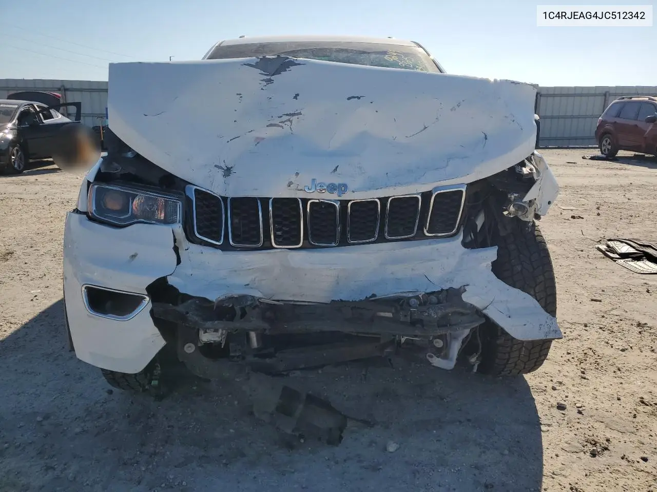 1C4RJEAG4JC512342 2018 Jeep Grand Cherokee Laredo