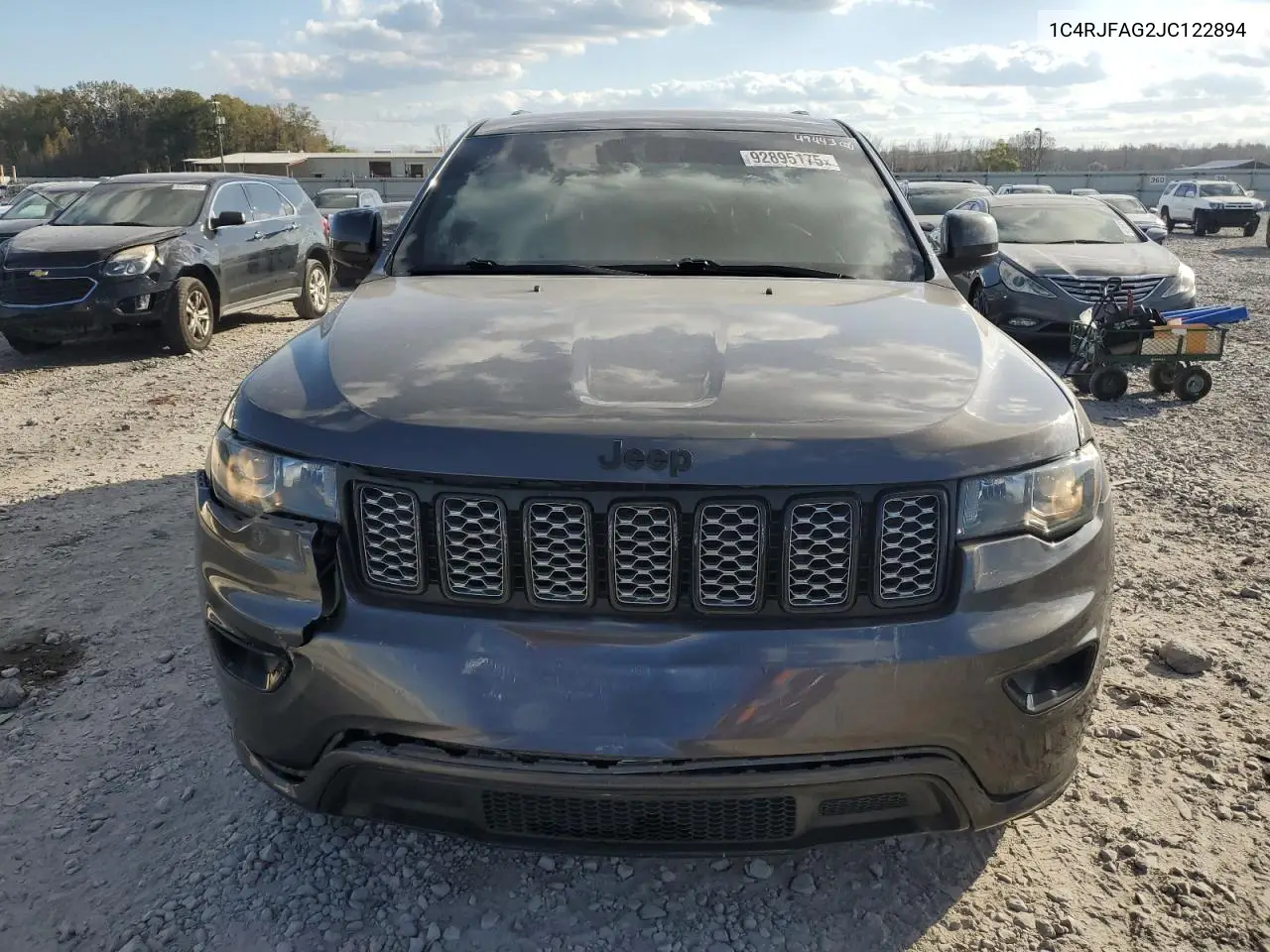 1C4RJFAG2JC122894 2018 Jeep Grand Cherokee Laredo