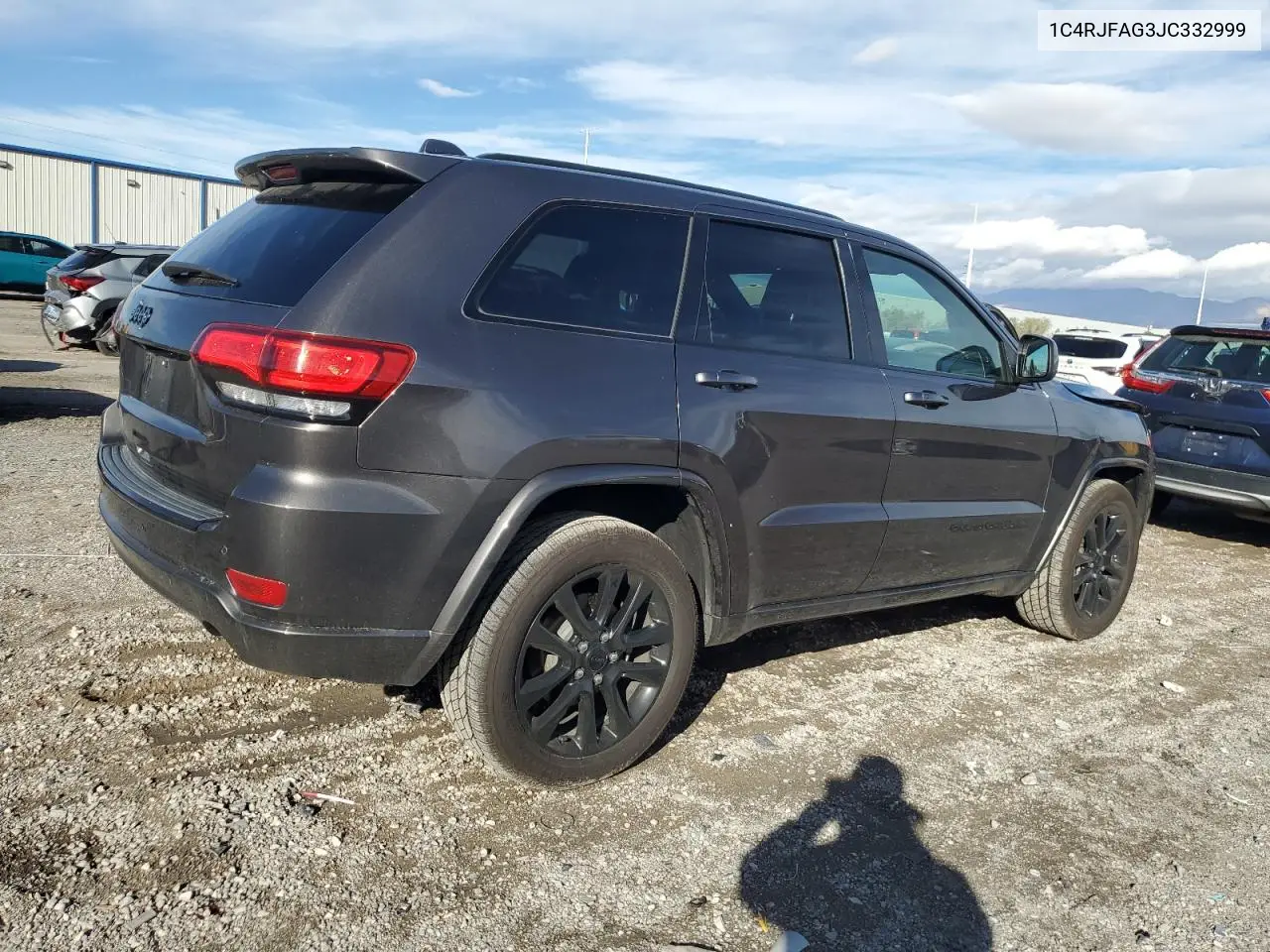 1C4RJFAG3JC332999 2018 Jeep Grand Cherokee Laredo