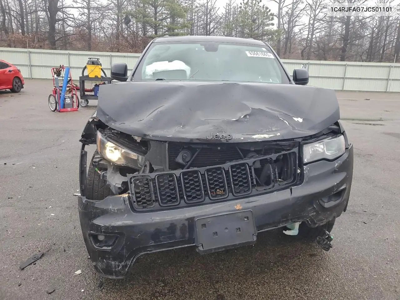 1C4RJFAG7JC501101 2018 Jeep Grand Cherokee Laredo