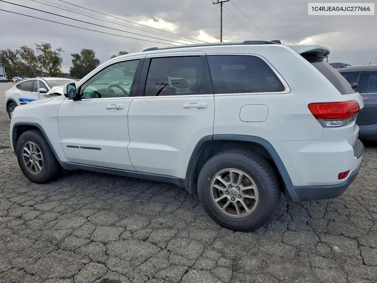1C4RJEAG4JC277666 2018 Jeep Grand Cherokee Laredo
