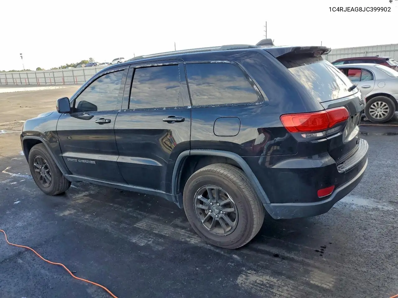 1C4RJEAG8JC399902 2018 Jeep Grand Cherokee Laredo