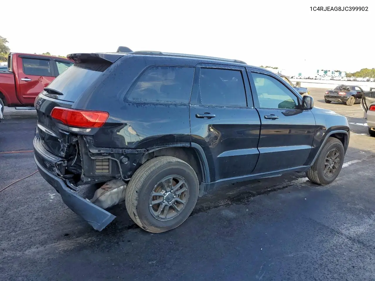 1C4RJEAG8JC399902 2018 Jeep Grand Cherokee Laredo