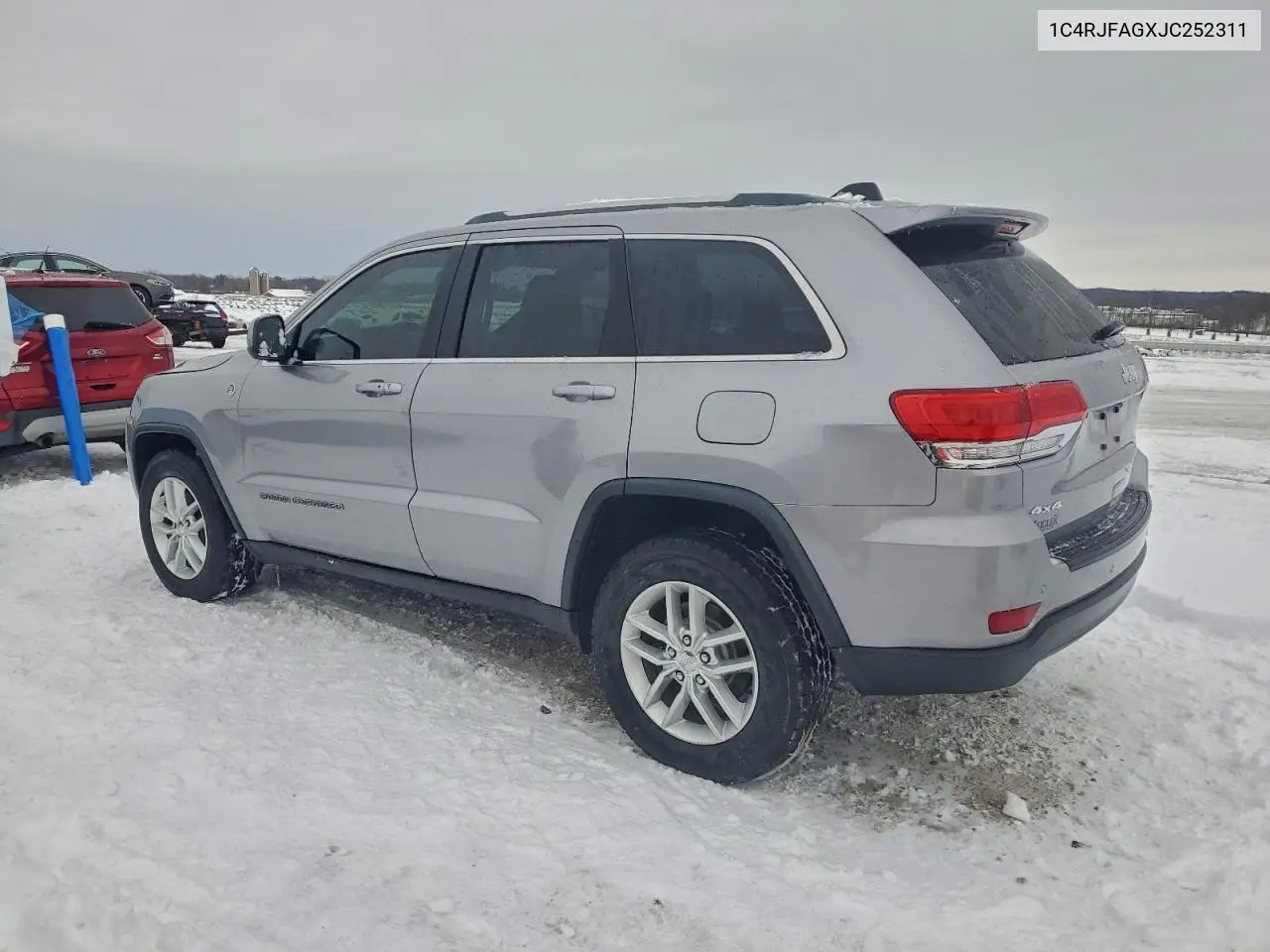 1C4RJFAGXJC252311 2018 Jeep Grand Cherokee Laredo