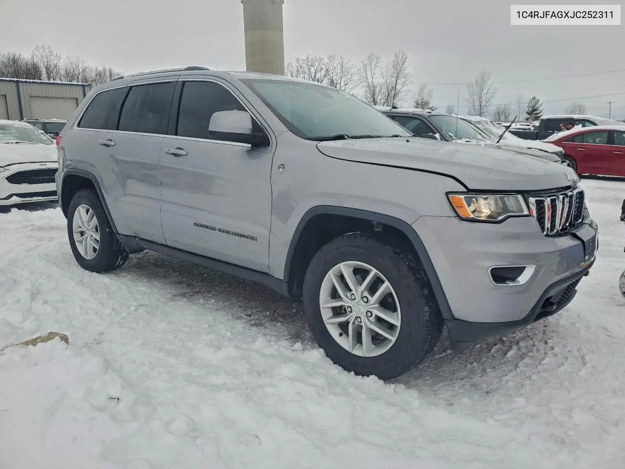 1C4RJFAGXJC252311 2018 Jeep Grand Cherokee Laredo