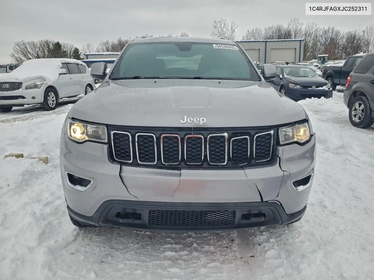 1C4RJFAGXJC252311 2018 Jeep Grand Cherokee Laredo