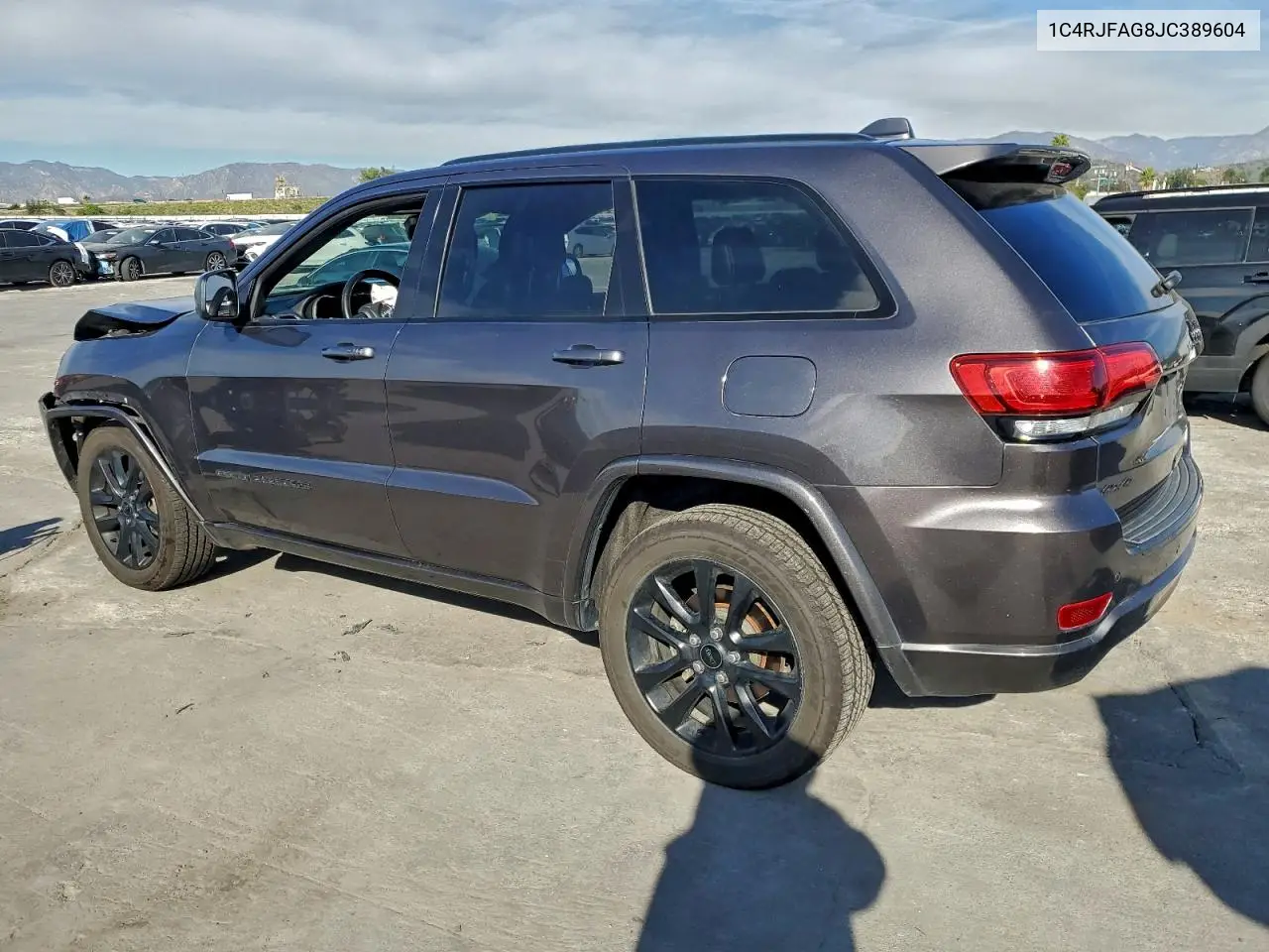 1C4RJFAG8JC389604 2018 Jeep Grand Cherokee Laredo