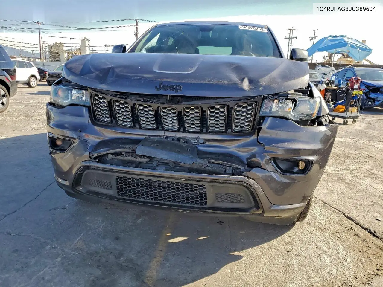 1C4RJFAG8JC389604 2018 Jeep Grand Cherokee Laredo